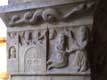 sc�ne au ch�teau surmont�e d'un serpent sur chapiteau de colonne / France, Pyr�n�es Orientales, Elne