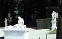 statues dans le parc / inconnu