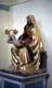 Vierge à l'enfant assise mains jointes, bois polychrome / Italie, Penne
