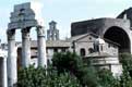 3 colonnes du temple de Castor et Polux / Italie, Rome, Forum