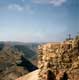 Mur du fort devant les montagnes / Israel