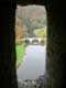 Pont à trois arches sur la rivière Semois vue par la meurtrière